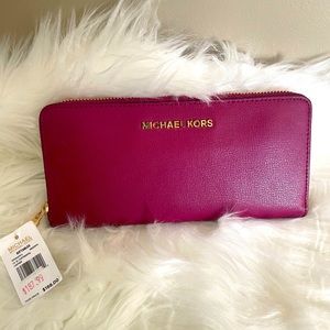 Michael Kors Zipper Wallet NWT